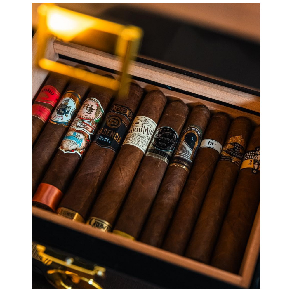 Humidor Elétrico KingChii Preto Controle Temperatura 18 23 C com Cedro Espanhol 3 L