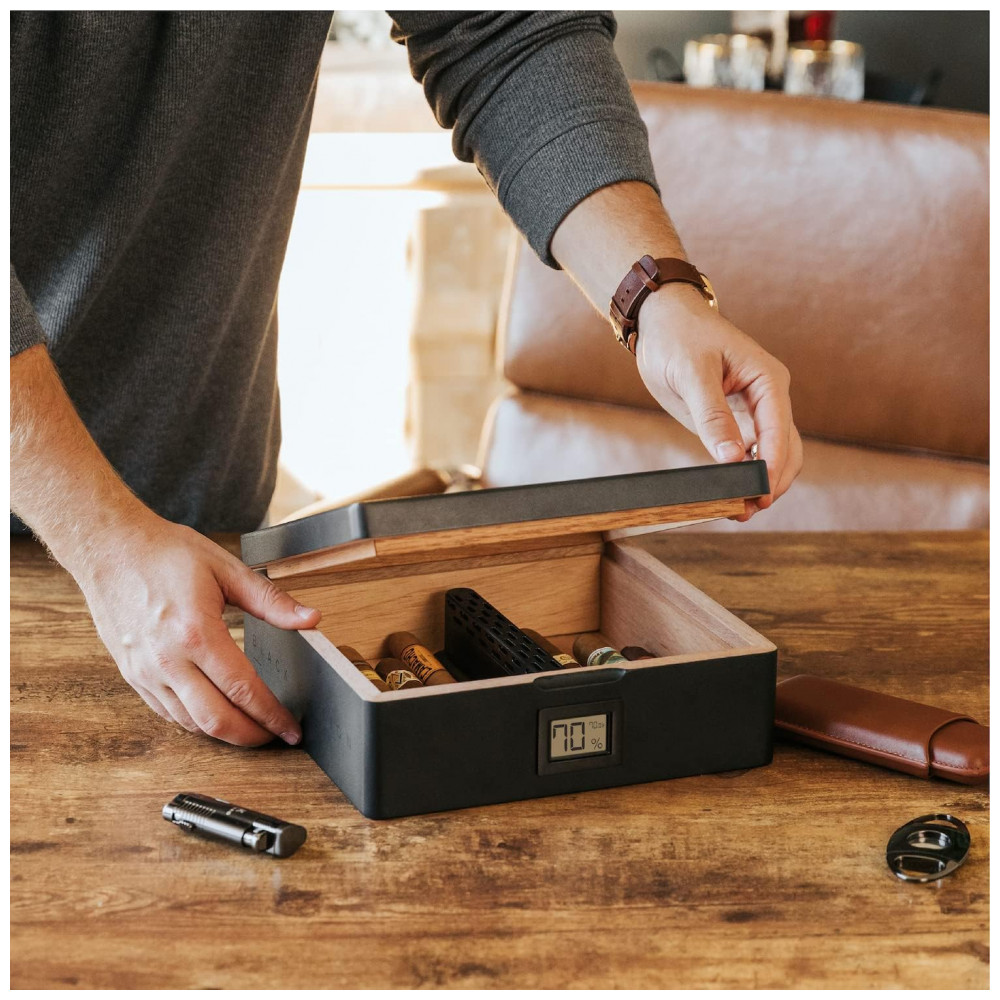Humidor Case Elegance MAG Preto Fosco Capacidade 20 30 Charutos Vedação Magnética Higrômetro Digital